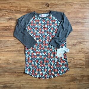LuLaRoe XS Randy  Gray and Red Patterned Short Sleeve Tee